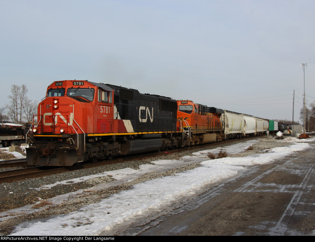 CN 5781 M39931-13